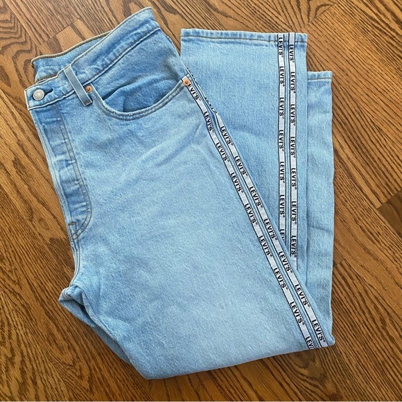 Levi Jeans - Picture 1 of 4